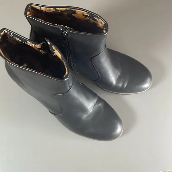 KORKS DESTINY ZIP ANKLE BOOT 10 - Picture 2 of 7